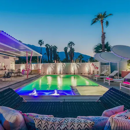 Retro Chic Oasis Saltwater Pool Spa & Mnt Views